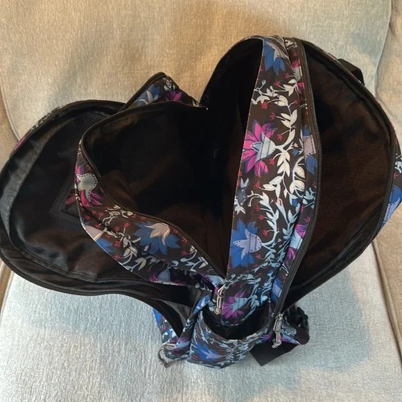 Vera Bradley Backpack - Picture 8 of 11